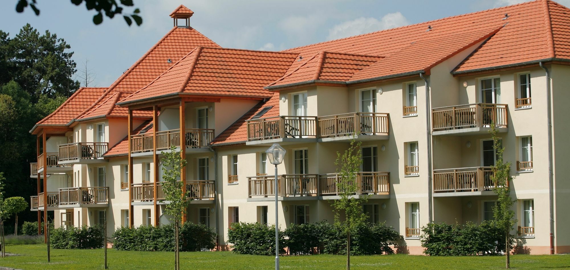 Residence Vtf Les Allees Du Green Levernois Exterior foto